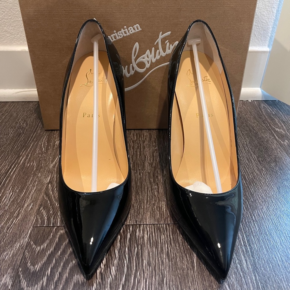 Christian Louboutin heels size 40 - Picture 2 of 4